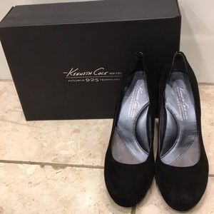 Kenneth Cole Black Suede heels